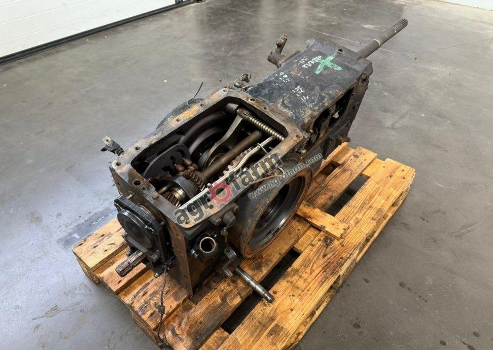 Skrzynia biegów New Holland TN70VA - Gearbox: picture 3 Skrzynia biegów New Holland TN70VA - Gearbox: picture 3