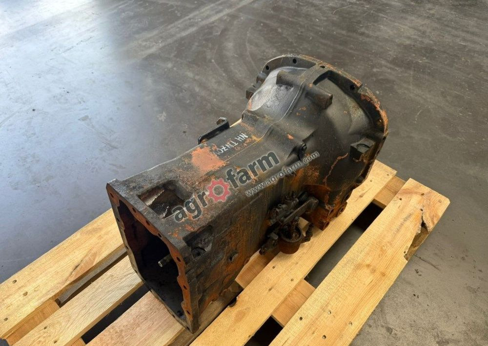 Skrzynia biegów New Holland TN70VA - Gearbox: picture 3 Skrzynia biegów New Holland TN70VA - Gearbox: picture 3