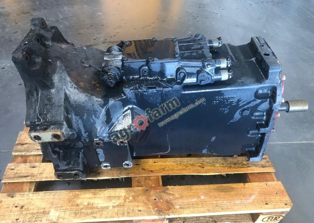 Skrzynia biegów New Holland TS100A 47132498 - Gearbox: picture 4 Skrzynia biegów New Holland TS100A 47132498 - Gearbox: picture 4