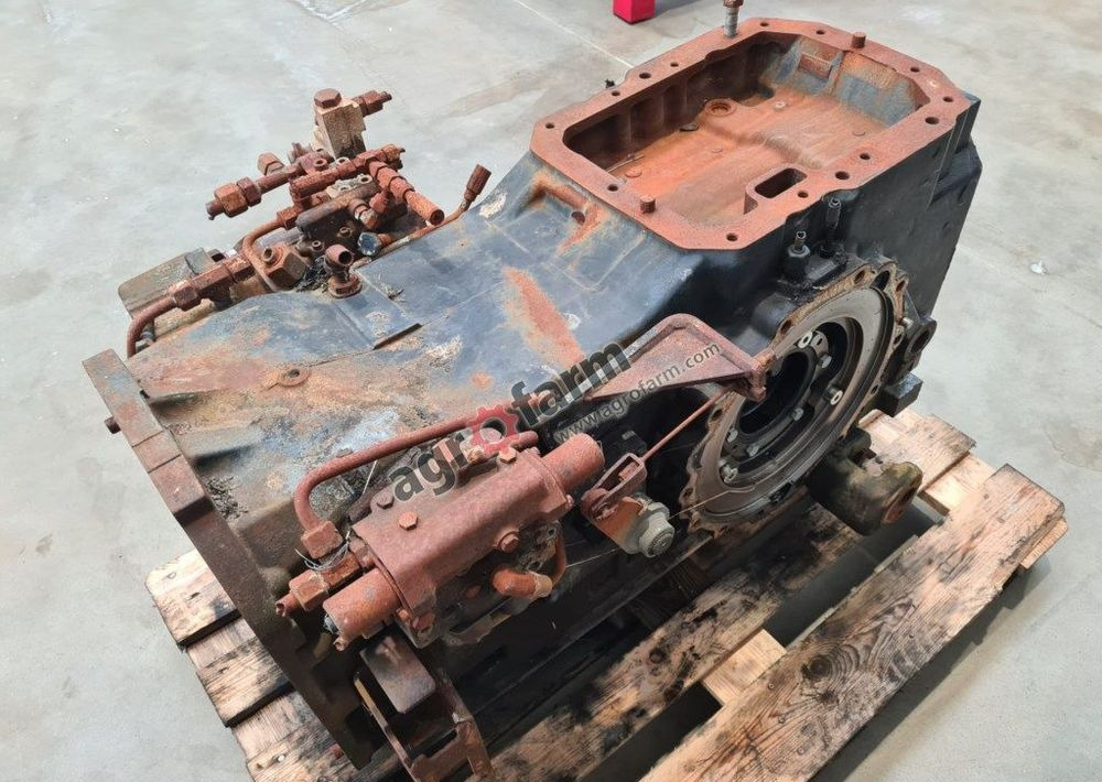 TYLNY MOST NEW HOLLAND T6.160 44980050 - Gearbox: picture 2 TYLNY MOST NEW HOLLAND T6.160 44980050 - Gearbox: picture 2
