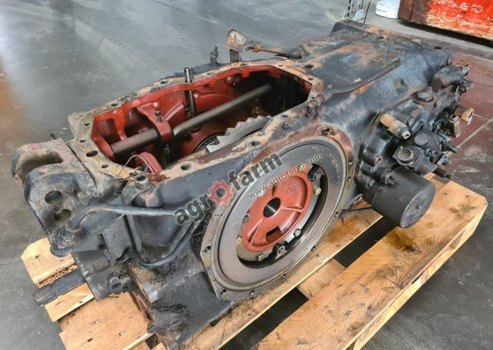 TYLNY MOST RENAULT ARES 556 0300B04 - Transmission: picture 2 TYLNY MOST RENAULT ARES 556 0300B04 - Transmission: picture 2
