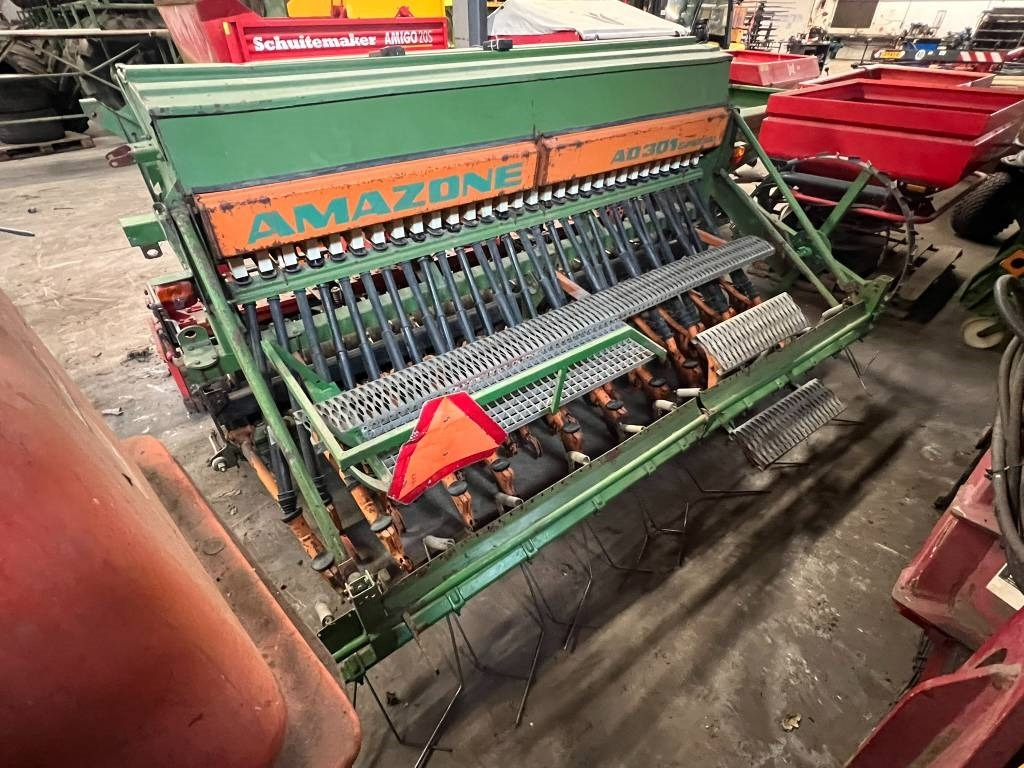 Amazone AD 8 - 301 Special + Vicon T300 Kopeg  - Seed drill: picture 2 Amazone AD 8 - 301 Special + Vicon T300 Kopeg  - Seed drill: picture 2