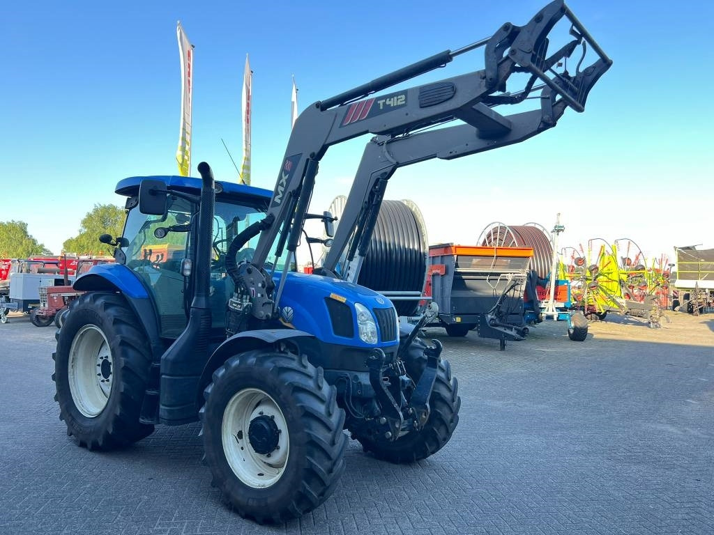 Farm tractor New Holland T 6.155: picture 7