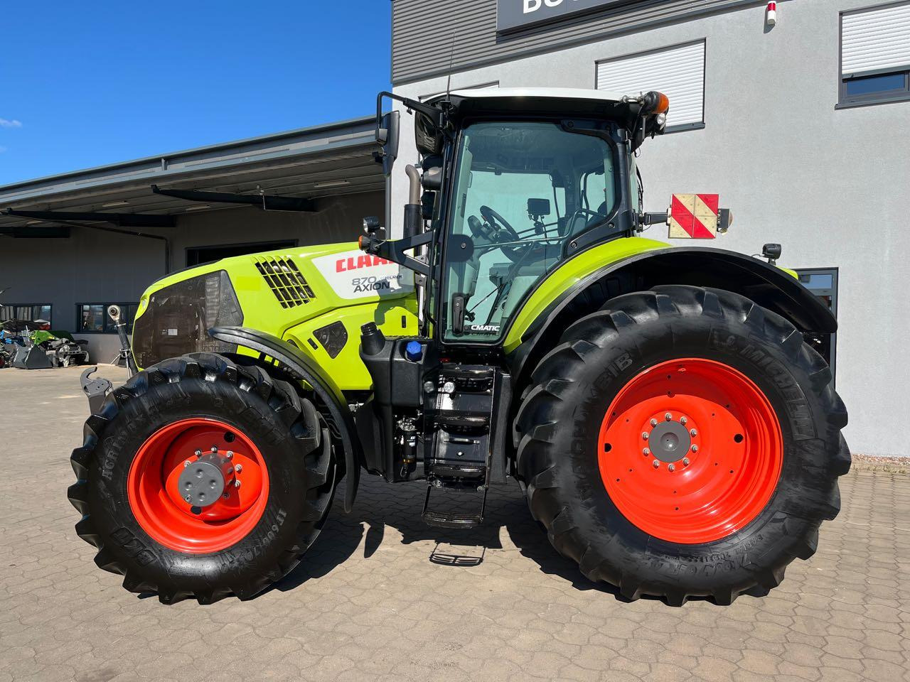 CLAAS Axion 870 C-Matic - Farm tractor: picture 1 CLAAS Axion 870 C-Matic - Farm tractor: picture 1