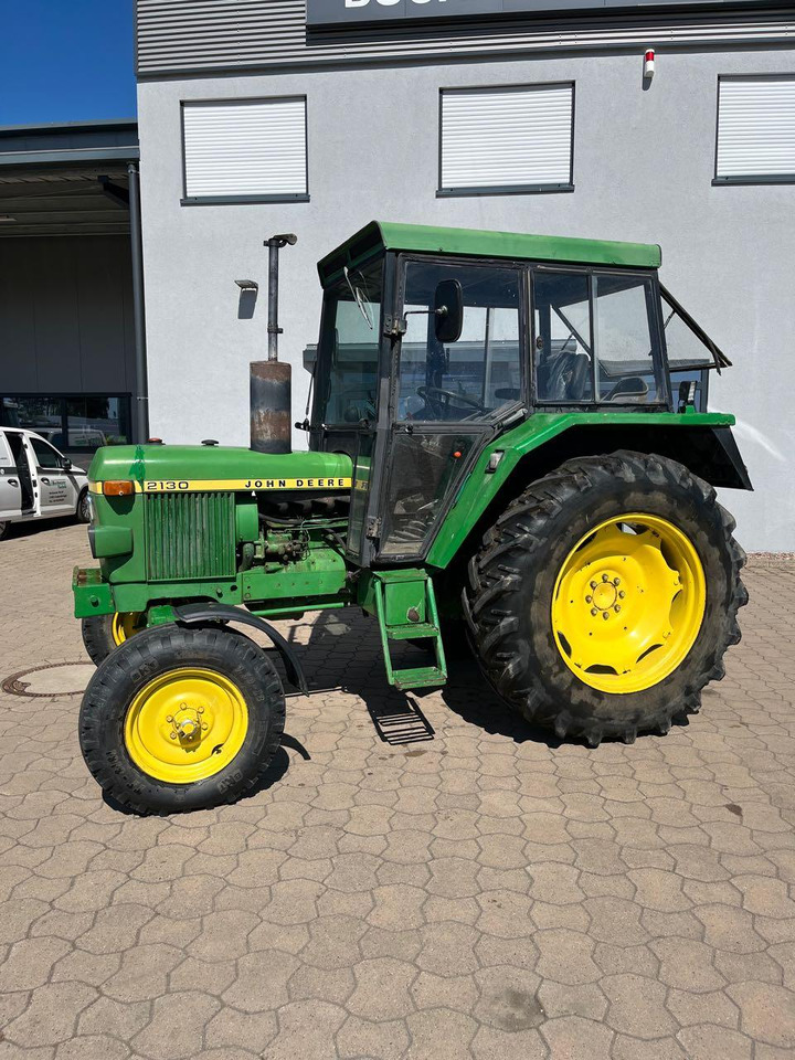 John Deere 2130 S - Farm tractor: picture 1 John Deere 2130 S - Farm tractor: picture 1