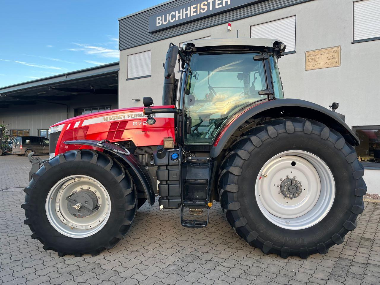 Massey Ferguson MF 8727 Dyna-VT - Farm tractor: picture 1 Massey Ferguson MF 8727 Dyna-VT - Farm tractor: picture 1