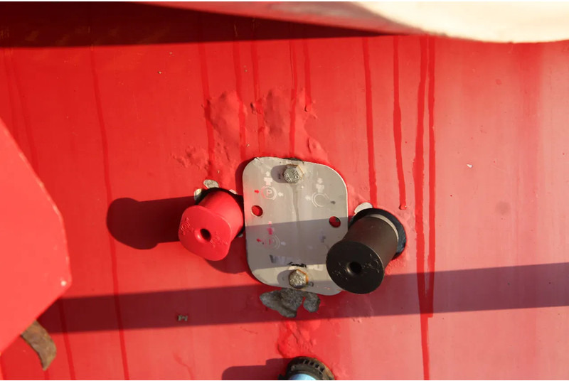 Tank semi-trailer Atcomex + 3 AXEL + 32.000 ltr Fuel transport: picture 10 Tank semi-trailer Atcomex + 3 AXEL + 32.000 ltr Fuel transport: picture 10