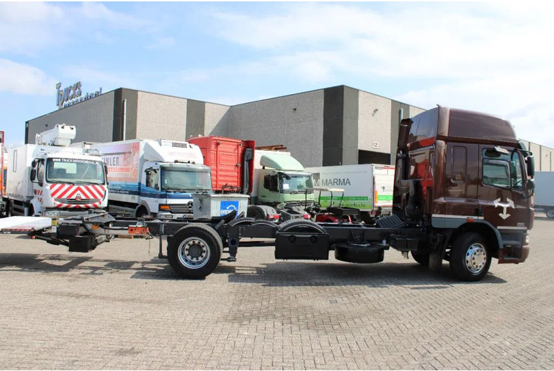 DAF CF 65 220 + lift + euro 5 - Cab chassis truck: picture 3 DAF CF 65 220 + lift + euro 5 - Cab chassis truck: picture 3