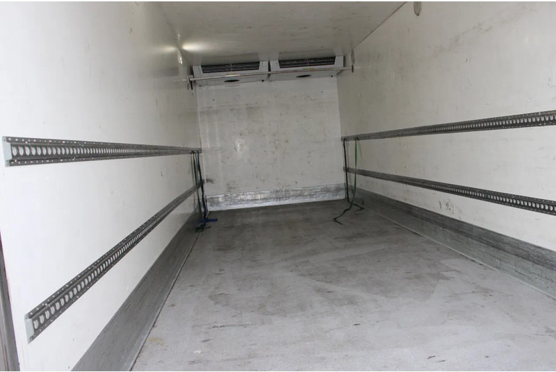 DAF LF 210 + EURO 6 + LIFT - Refrigerator truck: picture 4 DAF LF 210 + EURO 6 + LIFT - Refrigerator truck: picture 4