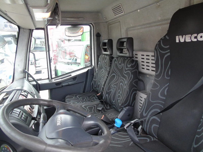 Iveco Eurocargo 190EL28 + LIFT + EURO 5 - Curtainsider truck: picture 4 Iveco Eurocargo 190EL28 + LIFT + EURO 5 - Curtainsider truck: picture 4