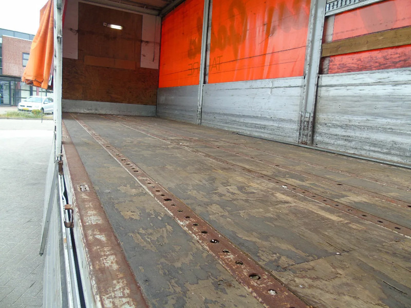 Iveco Eurocargo 190EL28 + LIFT + EURO 5 - Curtainsider truck: picture 5 Iveco Eurocargo 190EL28 + LIFT + EURO 5 - Curtainsider truck: picture 5