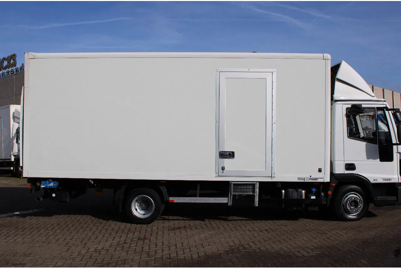 Iveco Eurocargo 75E21 + euro 6 + manual + 7.5t - Box truck: picture 5 Iveco Eurocargo 75E21 + euro 6 + manual + 7.5t - Box truck: picture 5