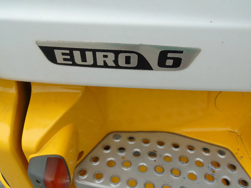 Autotransporter truck MAN TGM 15.250 + EURO 6 + WINCH + PERFECT CONDITION: picture 12