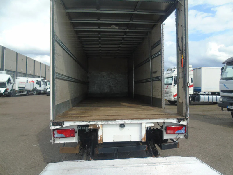 Box truck MAN TGM 15.250 + MANUAL + EURO 5 + LIFT: picture 10