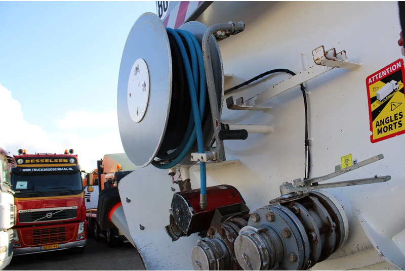 Vacuum truck MAN TGM 26.340 + RIVARD 11.8M3 + PUMP + EURO 6: picture 6 Vacuum truck MAN TGM 26.340 + RIVARD 11.8M3 + PUMP + EURO 6: picture 6