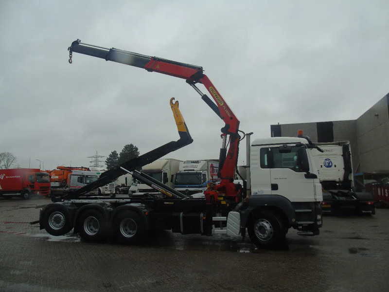 MAN TGS 35.440 + PALFINGER 24500 + 8X4 + EURO 5 + REMOTE - Crane truck: picture 3 MAN TGS 35.440 + PALFINGER 24500 + 8X4 + EURO 5 + REMOTE - Crane truck: picture 3