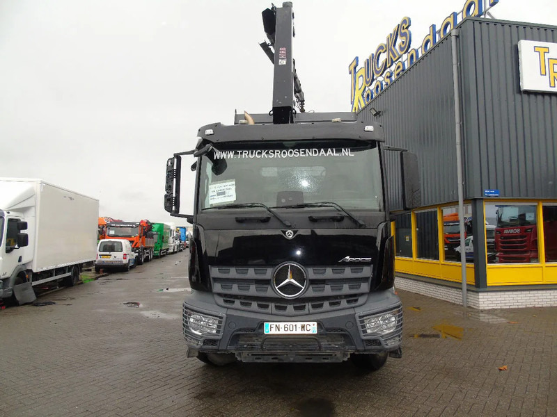 Mercedes-Benz Arocs 2643 + HIAB HIDUO 188B-3 + 6X4 + 3 SIDE TIPPER - Crane truck: picture 2 Mercedes-Benz Arocs 2643 + HIAB HIDUO 188B-3 + 6X4 + 3 SIDE TIPPER - Crane truck: picture 2