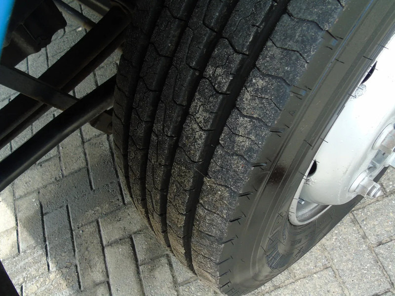 Box truck Mercedes-Benz Atego 1218 + euro 5 + lift: picture 17