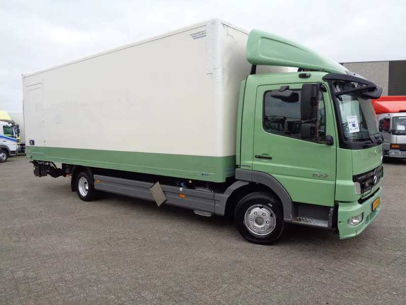Mercedes-Benz Atego 822 Atego 822 + Euro 5 + Dhollandia lift - Box truck: picture 3 Mercedes-Benz Atego 822 Atego 822 + Euro 5 + Dhollandia lift - Box truck: picture 3