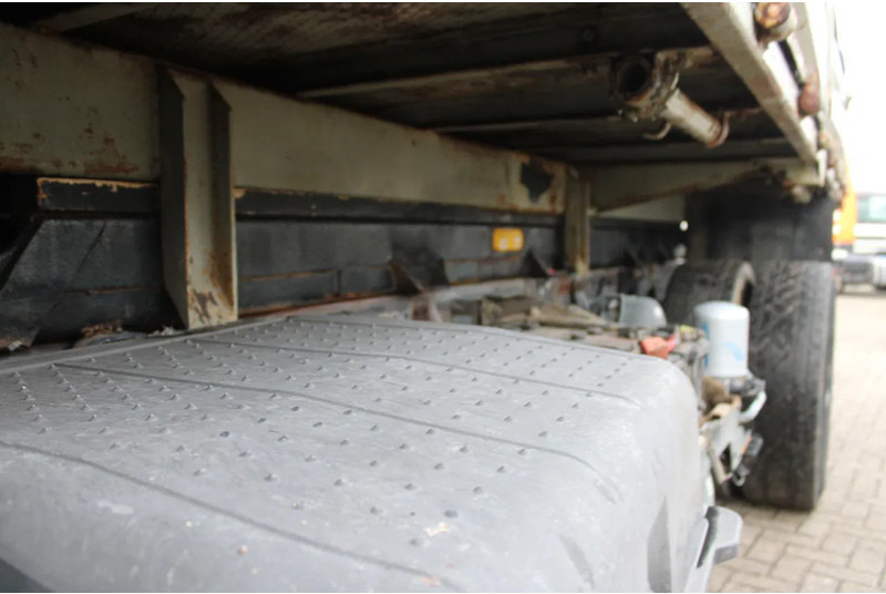 Tipper Mercedes-Benz Axor 1833 + tipper + manual: picture 11 Tipper Mercedes-Benz Axor 1833 + tipper + manual: picture 11