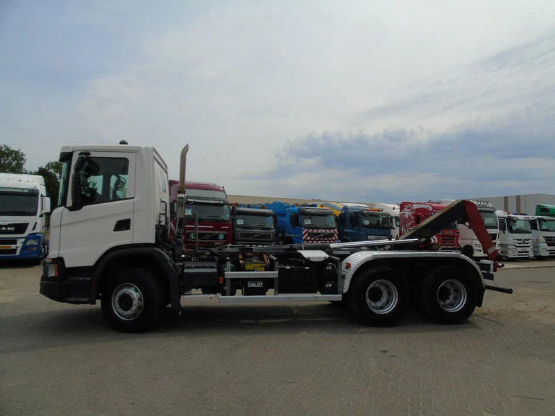 Scania G450 + 6X4 + RETARDER + EURO 6 - Hook lift truck: picture 3 Scania G450 + 6X4 + RETARDER + EURO 6 - Hook lift truck: picture 3