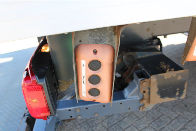 Box truck Scania P 230 + LIFT: picture 13