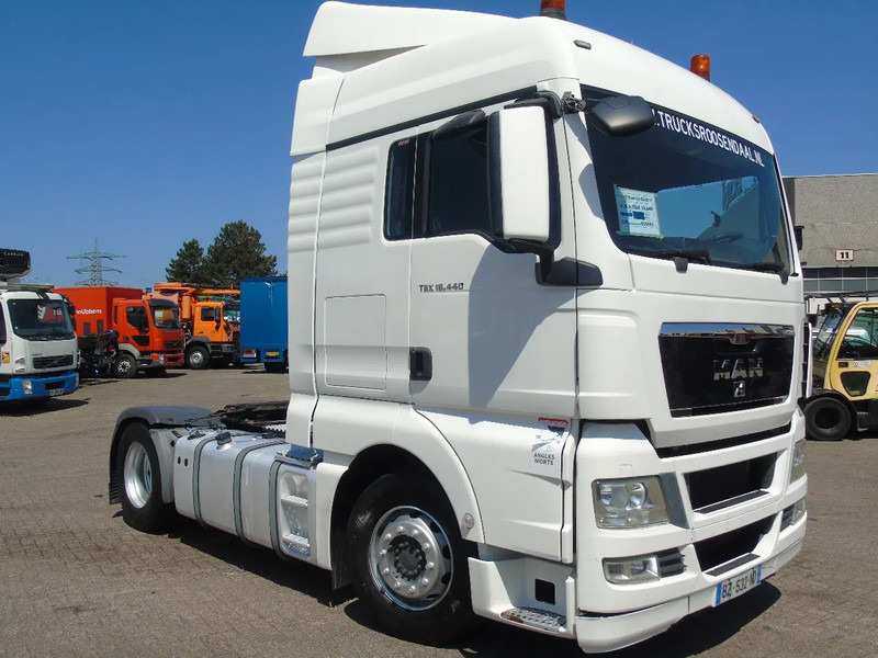 MAN TGX 18.440 + EURO 5 + SPOILER - Tractor unit: picture 2 MAN TGX 18.440 + EURO 5 + SPOILER - Tractor unit: picture 2