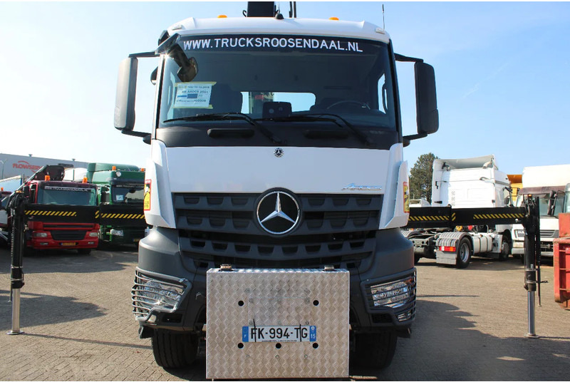 Mercedes-Benz Arocs 2051 + 4X4 + HIAB 302 E6 / JIB 70 X 4 + 10 EXTENTSIONS / NEW!! - Tractor unit: picture 5 Mercedes-Benz Arocs 2051 + 4X4 + HIAB 302 E6 / JIB 70 X 4 + 10 EXTENTSIONS / NEW!! - Tractor unit: picture 5