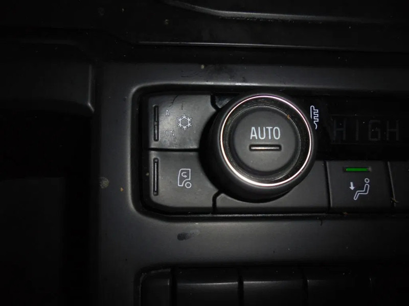 Interior photo 1: Tractor unit Scania R500 NGS + Retarder + Euro 6 Interior photo 1: Tractor unit Scania R500 NGS + Retarder + Euro 6