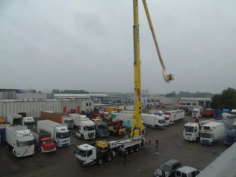Truck Mercedes-Benz Actros 4148 + 84 meters + 10x4: picture 14