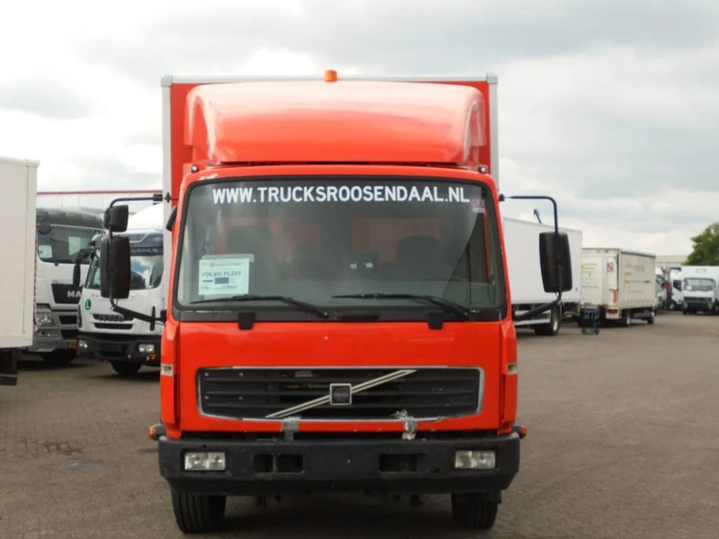 Volvo FL 220 + Manual + HMF 150 crane - Dropside/ Flatbed truck: picture 2 Volvo FL 220 + Manual + HMF 150 crane - Dropside/ Flatbed truck: picture 2