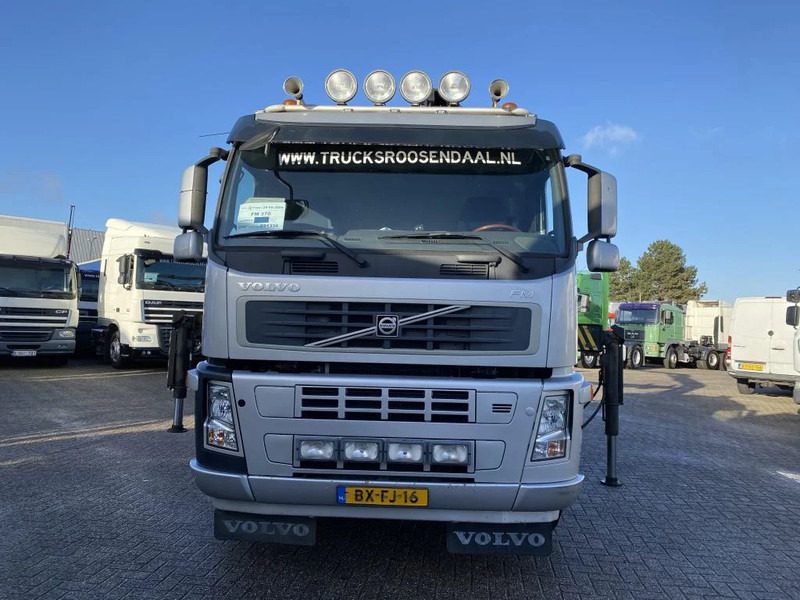 Volvo FM 370 + Euro 5 + Palfinger Z-Q170 Crane + 30ton NCH lift + Container system + hoogsta - Crane truck: picture 2 Volvo FM 370 + Euro 5 + Palfinger Z-Q170 Crane + 30ton NCH lift + Container system + hoogsta - Crane truck: picture 2