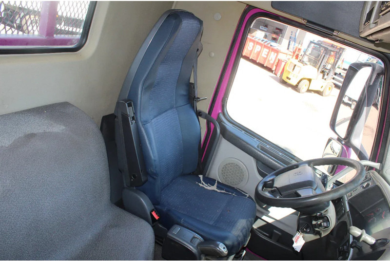 Crane truck Volvo FM 370 + PALFINGER 23002 /6EXT + REMOTE + 6X2 STEERING: picture 13