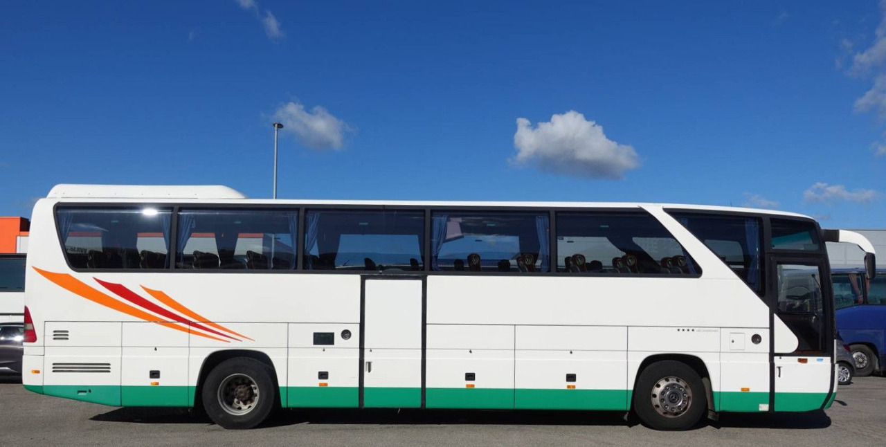 Mercedes-Benz 350 Tourismo 15-RHD *V6*404*Travego*51-Sitze* - Coach: picture 3 Mercedes-Benz 350 Tourismo 15-RHD *V6*404*Travego*51-Sitze* - Coach: picture 3