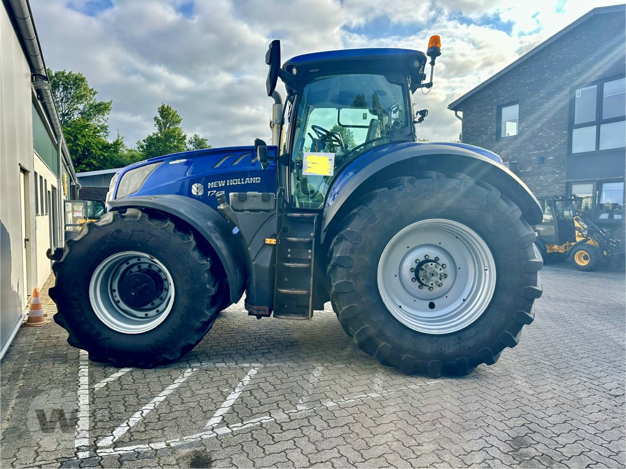 New Holland T 7.270 AC - Farm tractor: picture 4 New Holland T 7.270 AC - Farm tractor: picture 4