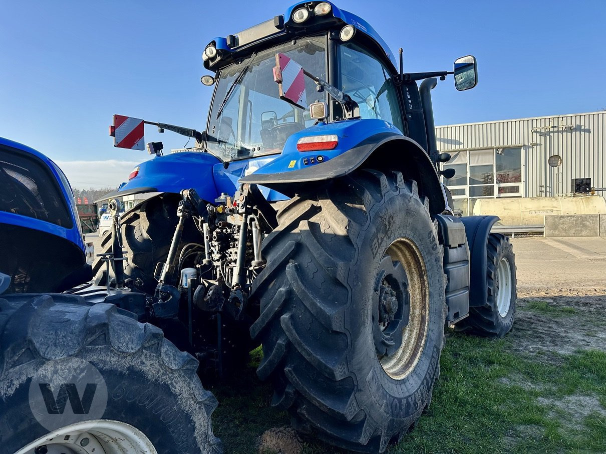 New Holland T 8.360 - Farm tractor: picture 2 New Holland T 8.360 - Farm tractor: picture 2
