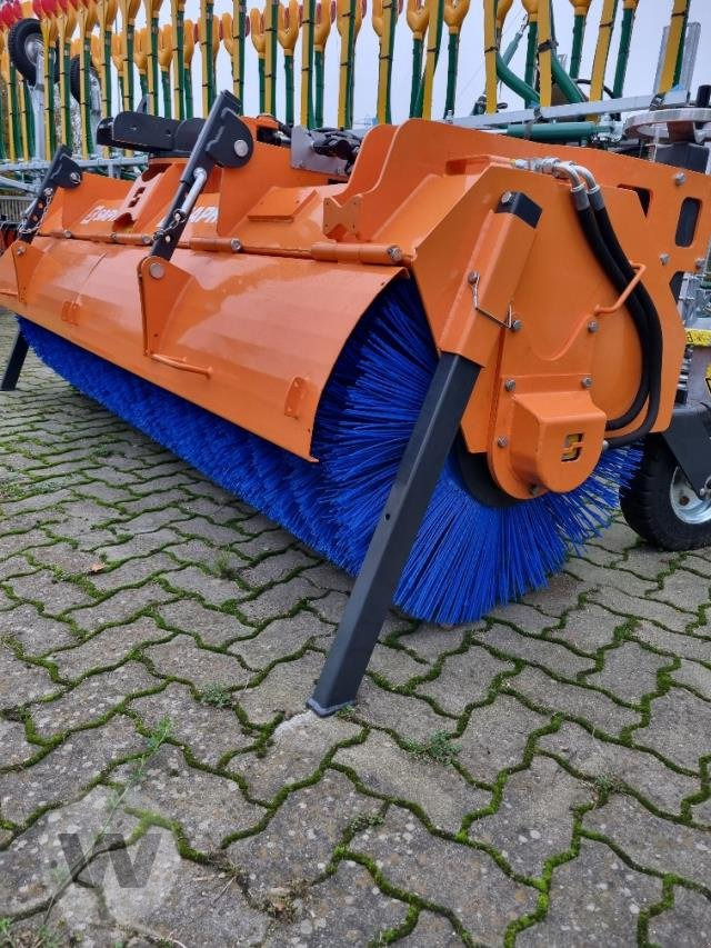 Saphir SKM 28 - Broom: picture 1 Saphir SKM 28 - Broom: picture 1