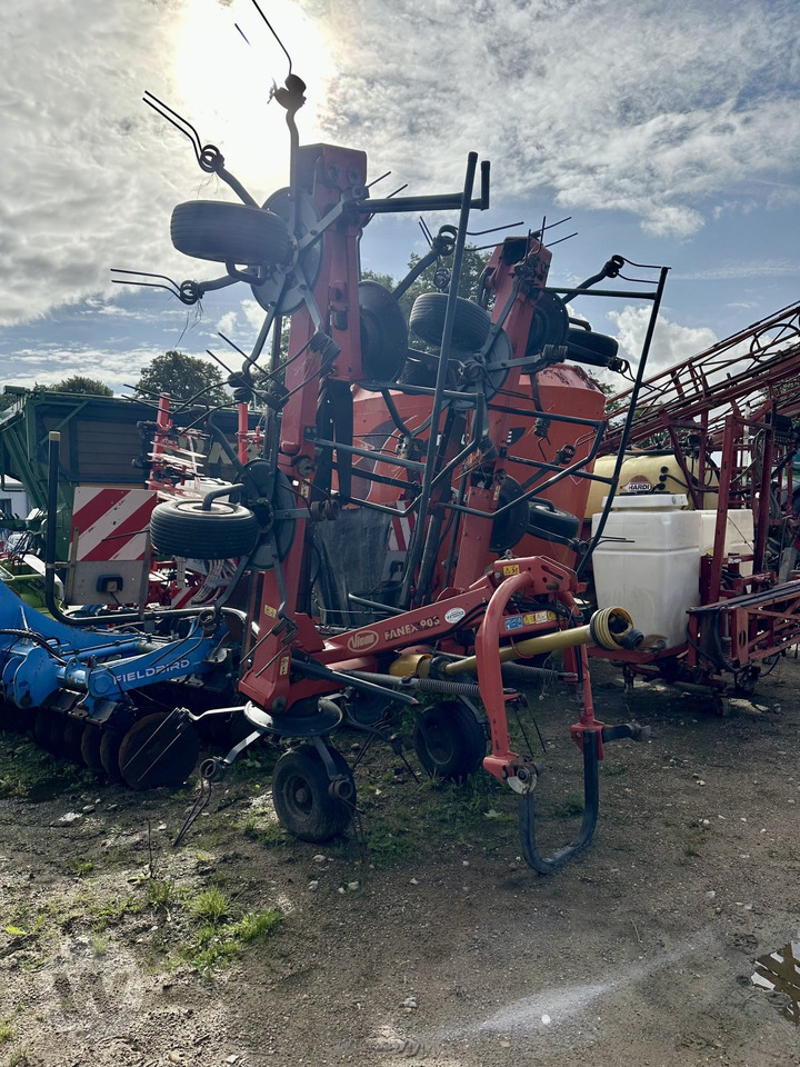 Vicon Fanex 903 - Tedder/ Rake: picture 2 Vicon Fanex 903 - Tedder/ Rake: picture 2