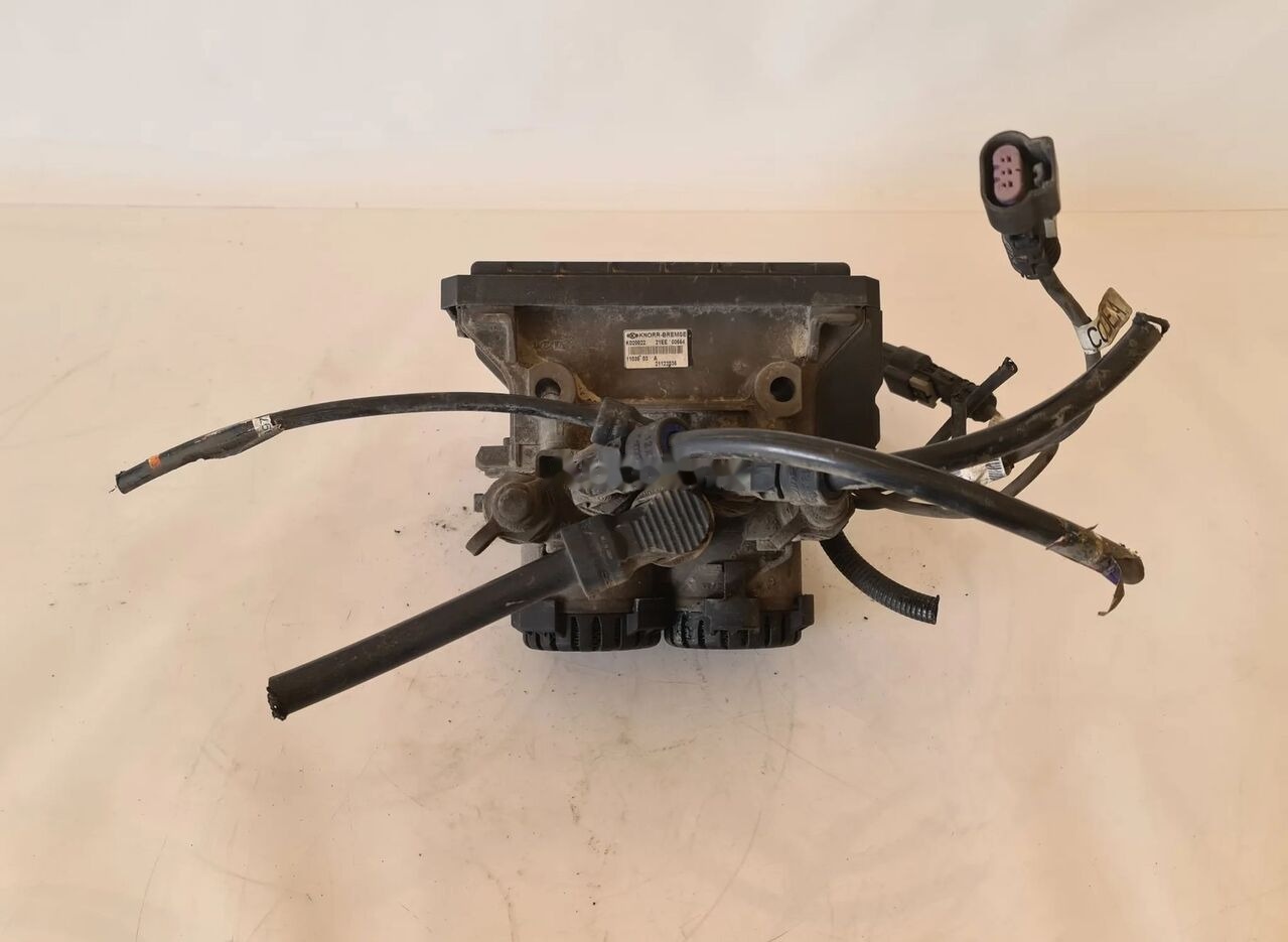Knorr-Bremse K020022 21122035 Volvo FH FM truck - Brake valve for Truck: picture 1 Knorr-Bremse K020022 21122035 Volvo FH FM truck - Brake valve for Truck: picture 1