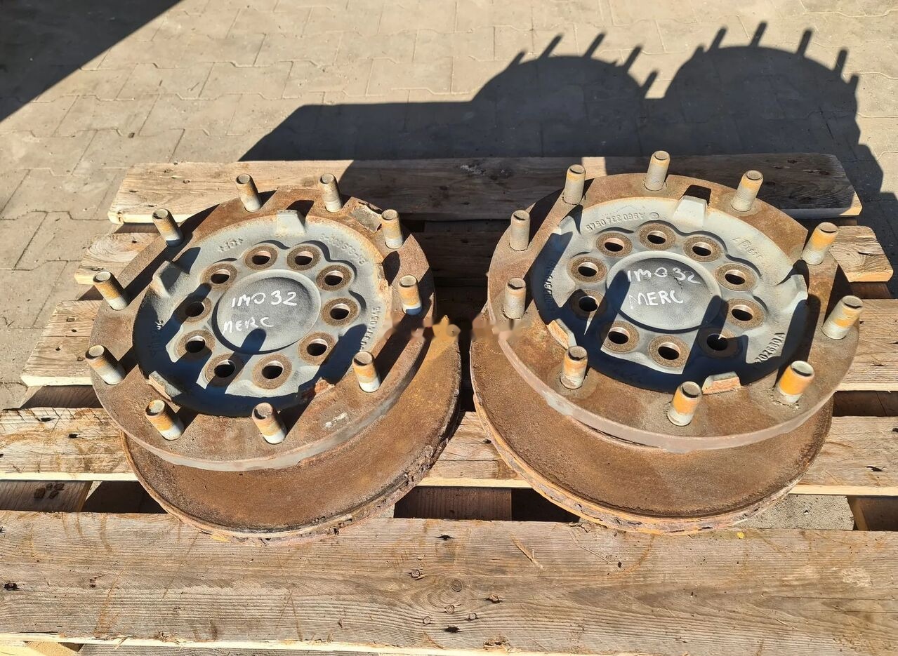 Mercedes-Benz Piasta przód przednia MERCEDES ACTROS MP4 Mercedes-Benz ACTROS MP4 truck - Wheel hub for Truck: picture 1 Mercedes-Benz Piasta przód przednia MERCEDES ACTROS MP4 Mercedes-Benz ACTROS MP4 truck - Wheel hub for Truck: picture 1