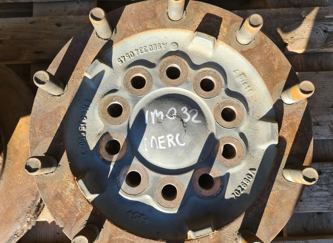 Mercedes-Benz Piasta przód przednia MERCEDES ACTROS MP4 Mercedes-Benz ACTROS MP4 truck - Wheel hub for Truck: picture 3 Mercedes-Benz Piasta przód przednia MERCEDES ACTROS MP4 Mercedes-Benz ACTROS MP4 truck - Wheel hub for Truck: picture 3