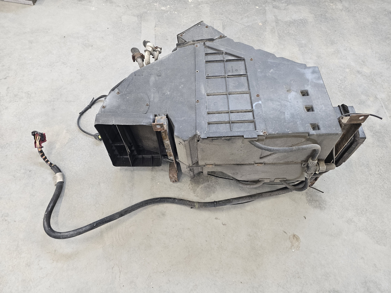 RENAULT MAGNUM DXI VEGA / COMPLETE HEATHER / 7485119812 - Heating/ Ventilation: picture 5 RENAULT MAGNUM DXI VEGA / COMPLETE HEATHER / 7485119812 - Heating/ Ventilation: picture 5