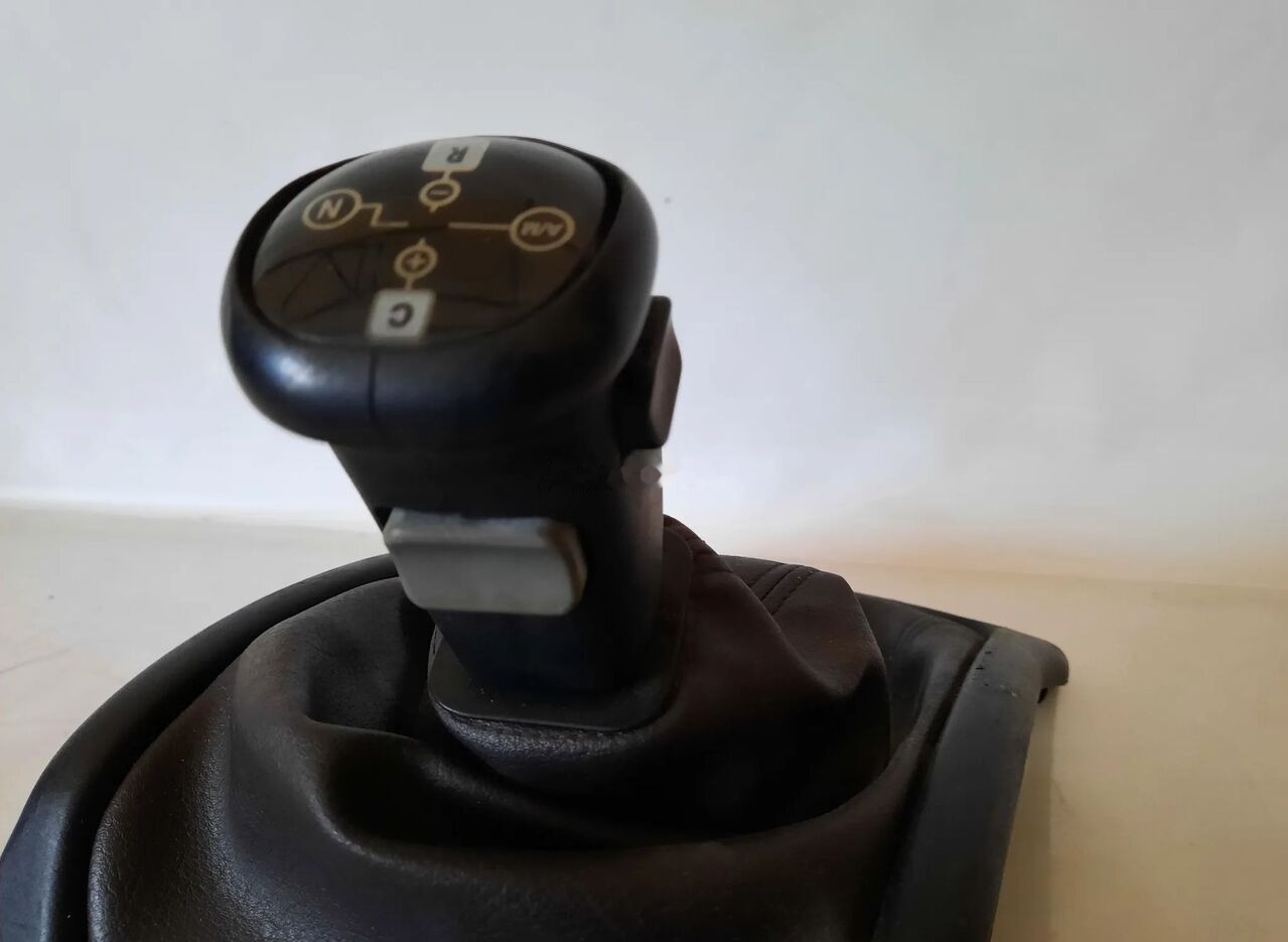 Renault Joystick lewarek zmiany biegów RENAULT MAGNUM DXI 12 Renault truck - Gearbox for Truck: picture 3 Renault Joystick lewarek zmiany biegów RENAULT MAGNUM DXI 12 Renault truck - Gearbox for Truck: picture 3
