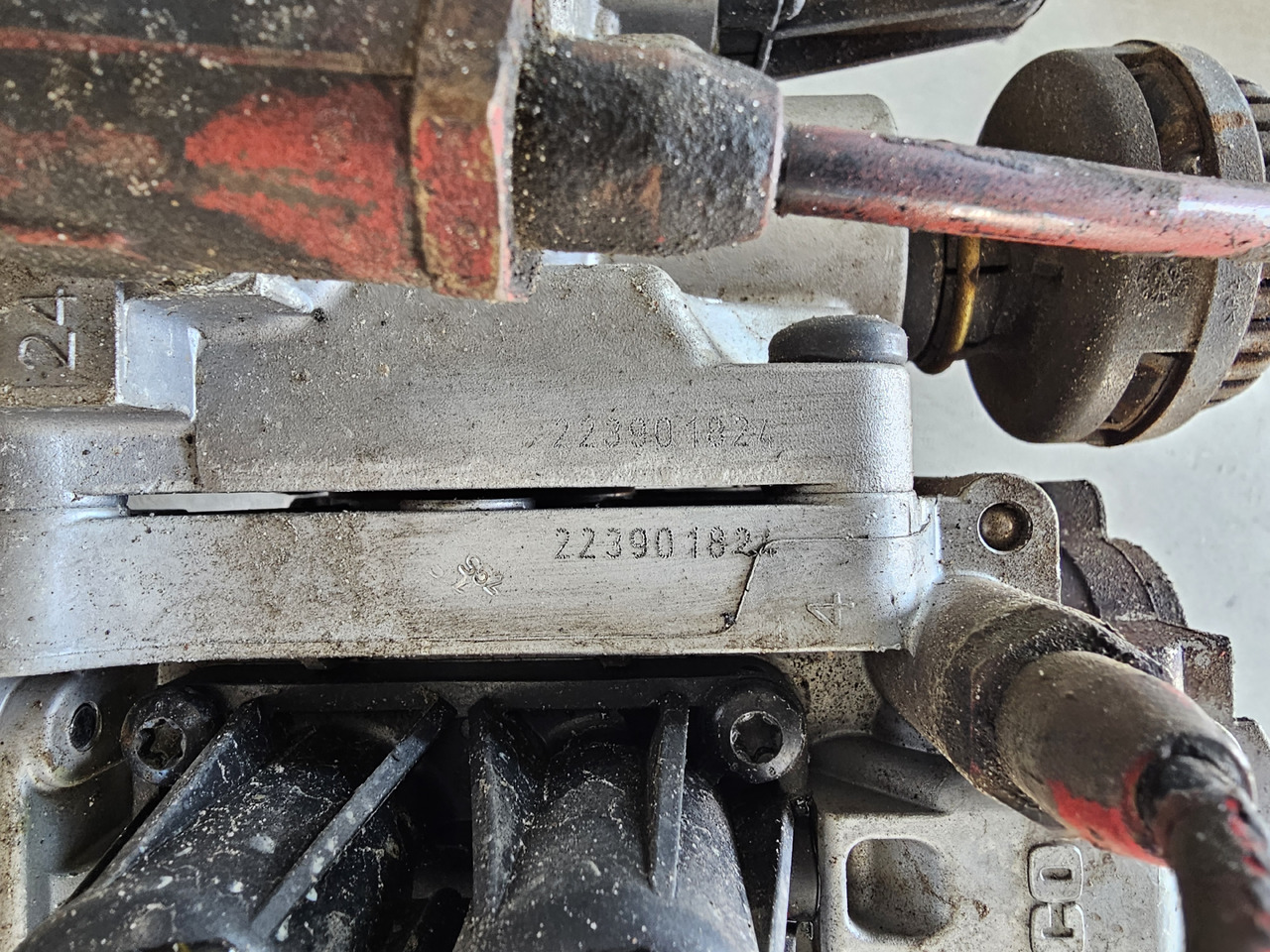 SCANIA R, P, G / APS AIR DRYIER / 223901824 - Brake valve: picture 4 SCANIA R, P, G / APS AIR DRYIER / 223901824 - Brake valve: picture 4