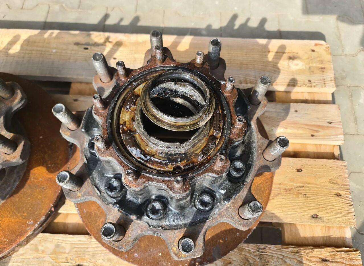 Scania R truck - Wheel hub for Truck: picture 3 Scania R truck - Wheel hub for Truck: picture 3