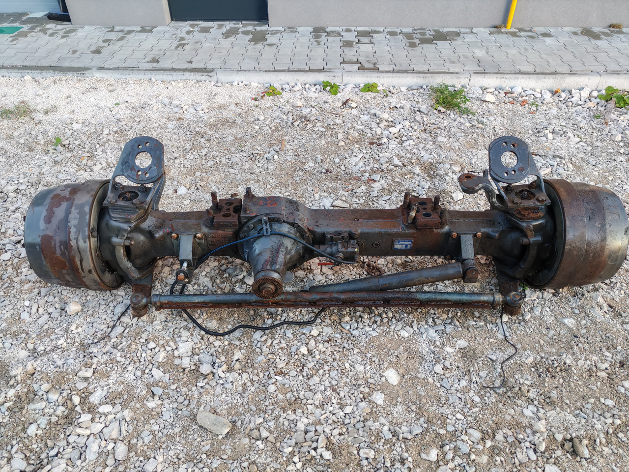 VOLVO FH FM FMX / FRONT DRIVE AXLE 4X4 6X6 / APL-9000 / RATIO: 6.89/2.07 - Front axle: picture 2 VOLVO FH FM FMX / FRONT DRIVE AXLE 4X4 6X6 / APL-9000 / RATIO: 6.89/2.07 - Front axle: picture 2