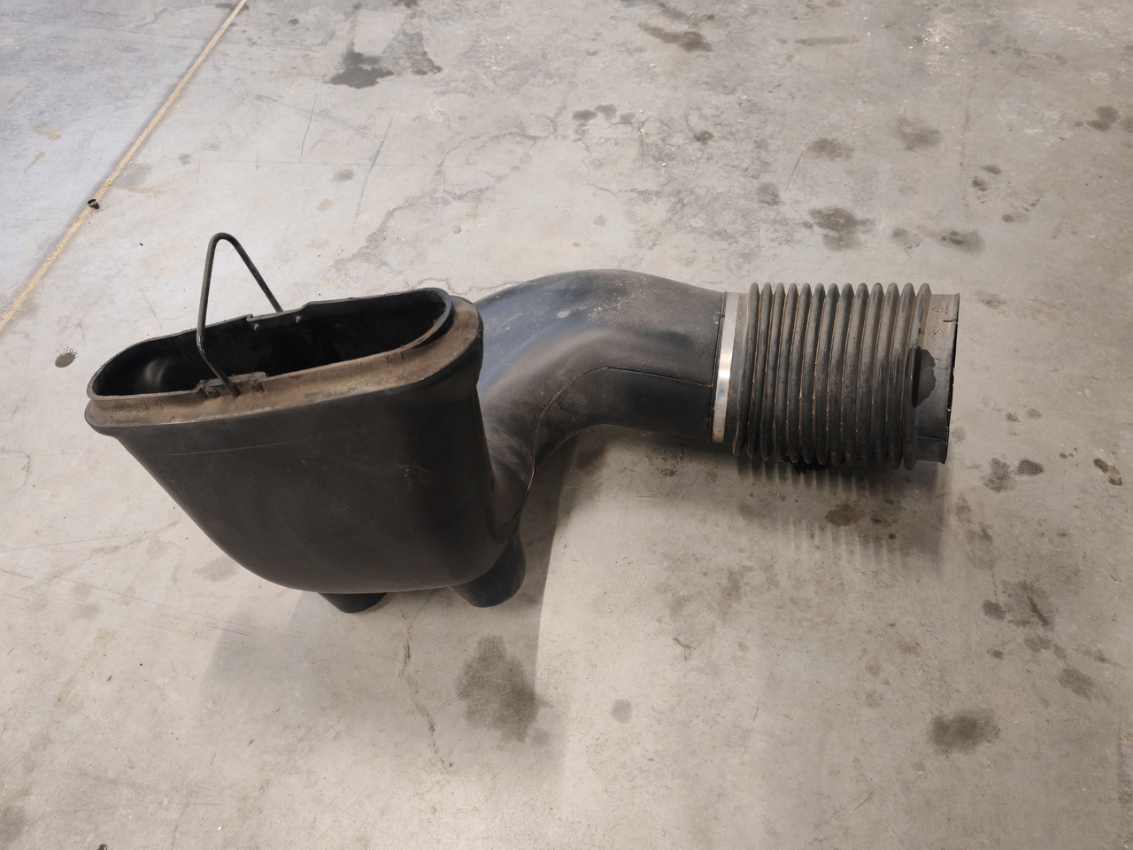 VOLVO FH5 FM5 / AIR FILTER INTAKE / 21627374 - Air filter: picture 4 VOLVO FH5 FM5 / AIR FILTER INTAKE / 21627374 - Air filter: picture 4
