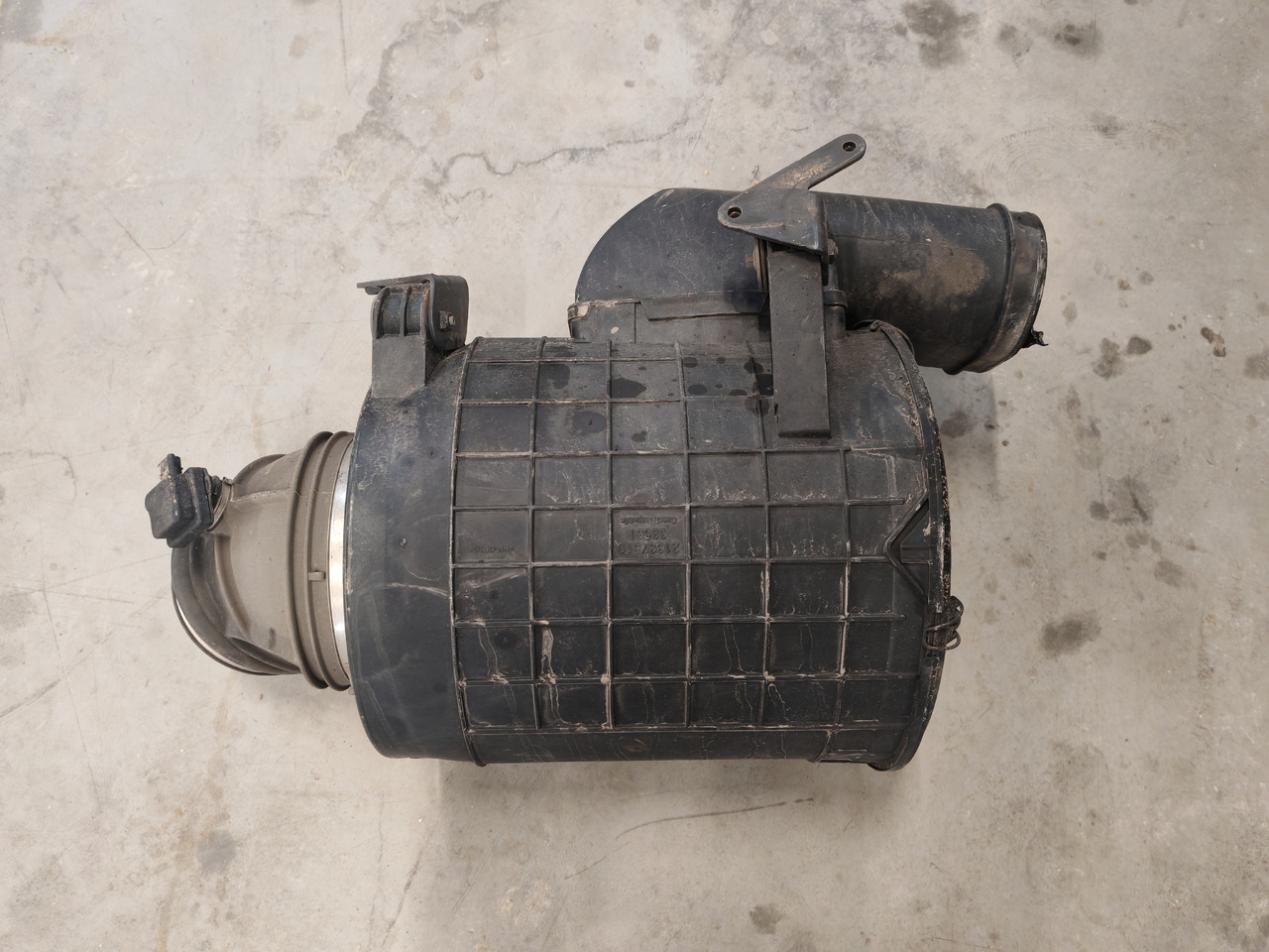 VOLVO FH5 FM5 EURO 6 / COMPLETE AIR FILTER / 22990421 - Air filter: picture 3 VOLVO FH5 FM5 EURO 6 / COMPLETE AIR FILTER / 22990421 - Air filter: picture 3