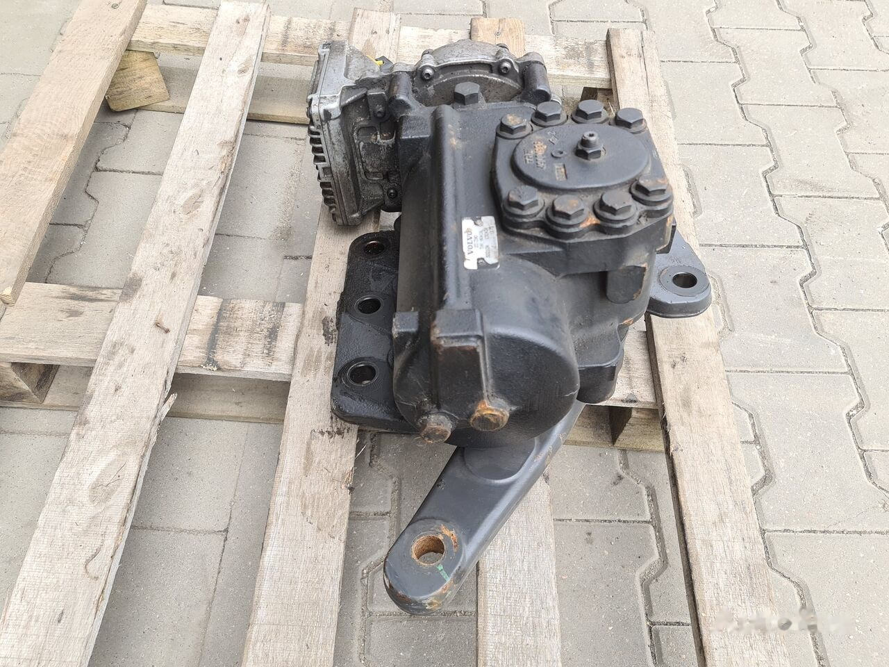 Volvo FH4 ELEKTRYCZNE WSPOMAGANIE ELECTRIC COLUMN Volvo FH4 - Steering column for Truck: picture 3 Volvo FH4 ELEKTRYCZNE WSPOMAGANIE ELECTRIC COLUMN Volvo FH4 - Steering column for Truck: picture 3