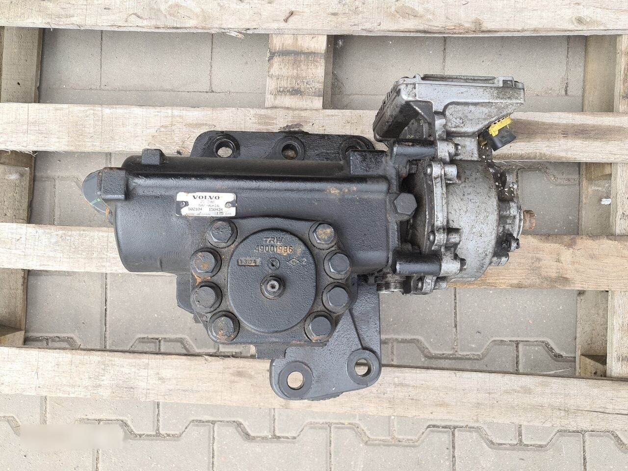 Volvo FH4 ELEKTRYCZNE WSPOMAGANIE ELECTRIC COLUMN Volvo FH4 - Steering column for Truck: picture 1 Volvo FH4 ELEKTRYCZNE WSPOMAGANIE ELECTRIC COLUMN Volvo FH4 - Steering column for Truck: picture 1